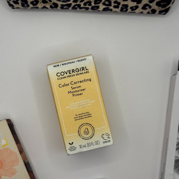 ! NWT Makeup and Beauty Bundle ! 8 Products & Makeup Bag ! - Picture 10 of 10